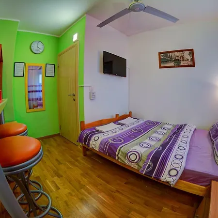 No9 Hostel *